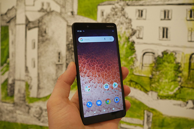 novinki_ot_nokia_flagman_s_pyatyu_kamerami_byudzhetnye_smartfony_i_knopochnyy_telefon_foto - рис.4