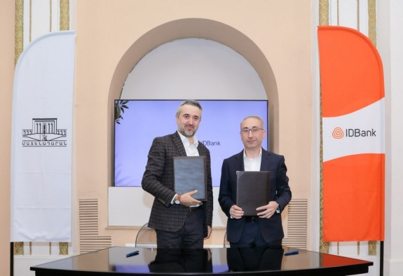 IDBank-ը իր 35-ամյակի միջոցառումների շրջանակում համագործակցության հուշագիր է կնքել Մատենադարանի հետ