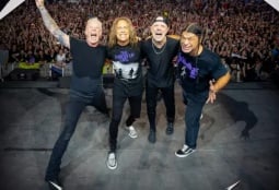 Концерт легендарной группы Metallica в Афинах вызвал "землетрясение" (ВИДЕО) 