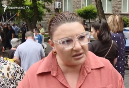 Оппозиция протестует перед ЦИК Армении и требует восстановить права избирателей