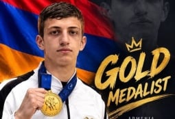 Боксер Акоп Шарбатян завоевал золотую медаль юношеского чемпионата Европы