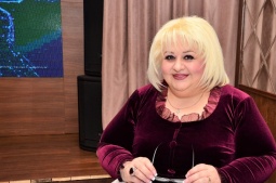 Скончалась известная армянская телеведущая и актриса Зара Арамян