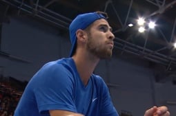 Карен Хачанов вышел в четвертьфинал турнира ATP-250 в Алма-Ате  