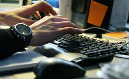 Чехи полтора часа в день в рабочее время проводят в социальной сети Facebook Чехи полтора часа в день в рабочее время проводят в социальной сети Facebook
