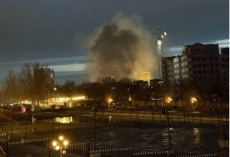 Сильный пожар полыхает на проспекте Азатутюн в Ереване (ВИДЕО)