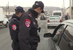 Տուգանքները կխստացվեն ճանապարհային երթևեկության մի շարք կանոնների խախտման դեպքում․ ՆԳՆ–ն հանդես է եկել  օրենսդրական նախաձեռնությամբ (ՎԻԴԵՈ)
