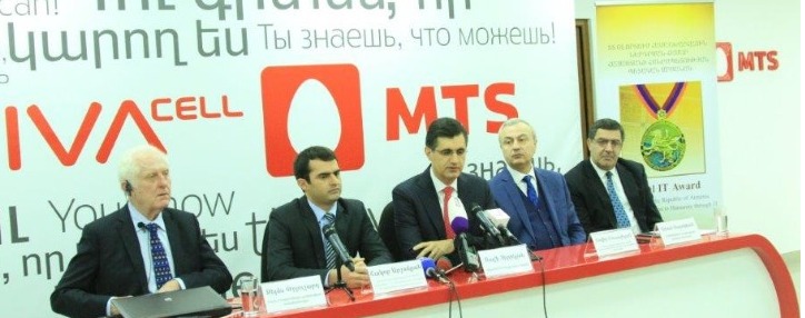 VivaCell-MTS и домостроительный центр "Фуллер" построили дом   для семьи из Гюмри