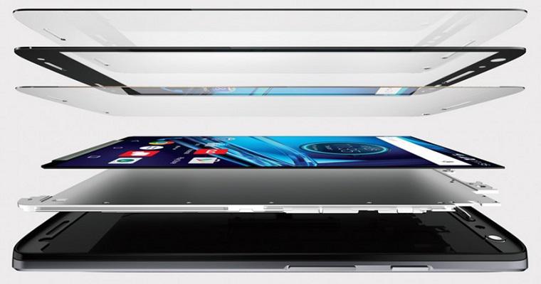 Motorola представила смартфон с небьющимся экраном 