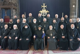 Духовенство Ширакской епархии ААЦ: проведение литургии в Гюмри посторонними будет считаться «захватом кафедрального храма»