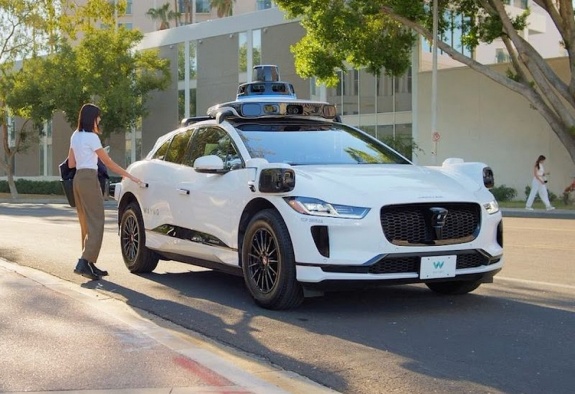 В сторону Европы: беспилотные такси Waymo пересекут океан 