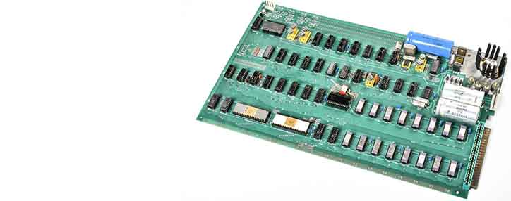  Раритетный компьютер Apple продали за $815 тыс.