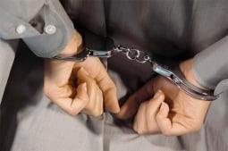 В Армении принято решение о задержании учительницы, применившей насилие к второкласснице
