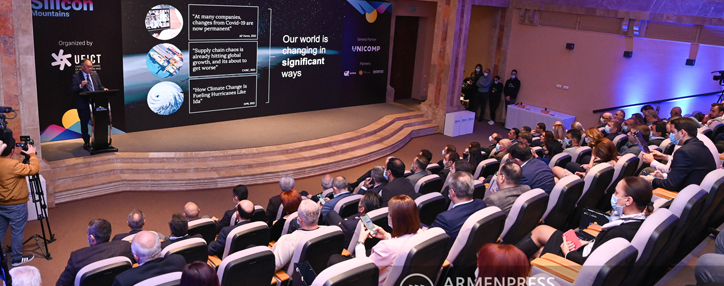 Навстречу перспективам: в Ереване состоялся технологический саммит Silicon Mountains 2021