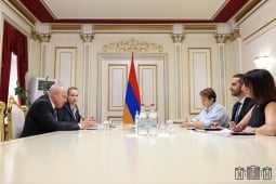 Рубинян заявил послу РФ о готовности НС Армении продолжать конструктивный диалог