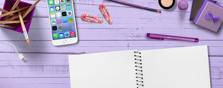 Школьникам в России запретили пользоваться мобильными телефонами на уроках