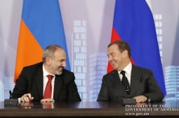 Пашинян ответил на заявление Медведева об опасности «украинизации» Армении