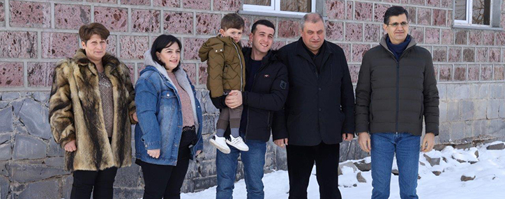Վիվա-ՄՏՍ-ն ու «Ֆուլեր տնաշինական կենտրոն»-ը հյուրընկալվել են Մայակովսկի գյուղում ապրող Մուրադյանների ընտանիքում՝ հաշվետու այցով Վիվա-ՄՏՍ-ն ու «Ֆուլեր տնաշինական կենտրոն»-ը հյուրընկալվել են Մայակովսկի գյուղում ապրող Մուրադյանների ընտանիքում՝ հաշվետու այցով