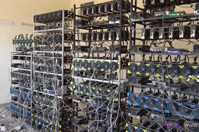 В России задержали восемь подозреваемых в нападении на майнинговую ферму