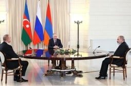 Պուտինը, Փաշինյանն ու Ալիևը փակ հանդիպում են անցկացրել Թուրքմենստանում․ «Կոմերսանտ»