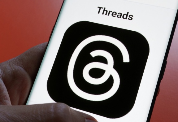 Threads обогнала соцсеть Х - число пользователей достигло 320 млн.