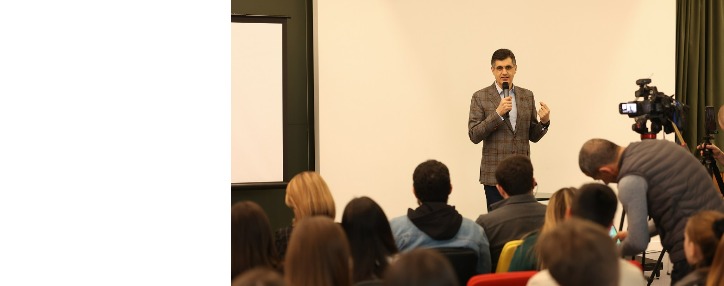  Гендиректор Ucom принял участие в конференции по рекрутингу 