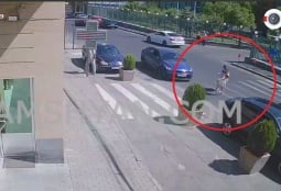  Трагическое ДТП в Ереване: машина сбила мать с сыном на пешеходном переходе (ВИДЕО) 