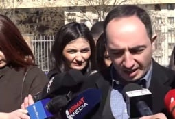 "Крылья единства" протестуют у Минобороны против захвата Азербайджаном территорий Армении