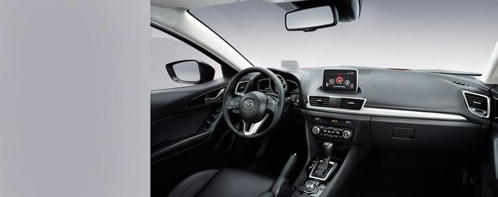 Mazda 3 научилась проецировать информацию на лобовое стекло