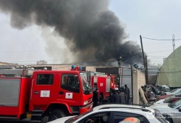 К тушению пожара на производстве салфеток в Ереване привлечены областные расчеты (ФОТО)