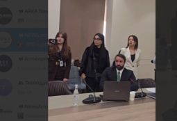 Сотрудники безопасности армянского парламента вывели журналистов с заседания комиссии (ВИДЕО)