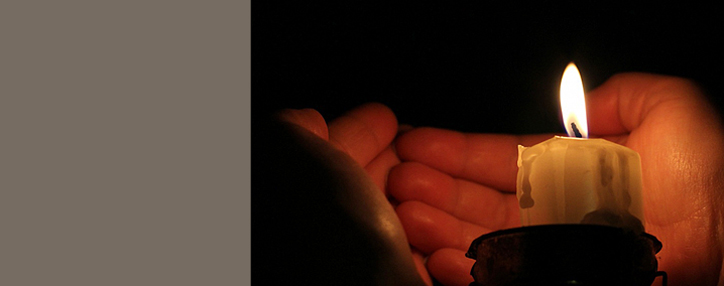 Энтузиасты создали устройство для зарядки смартфонов в походе от свечи