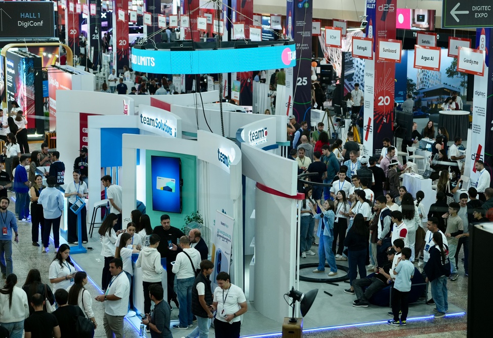 AI-помощник для абонентов, цифровая платёжная карта, облачный гейминг и другие сюрпризы: Team на выставке DigiTec (ВИДЕО)