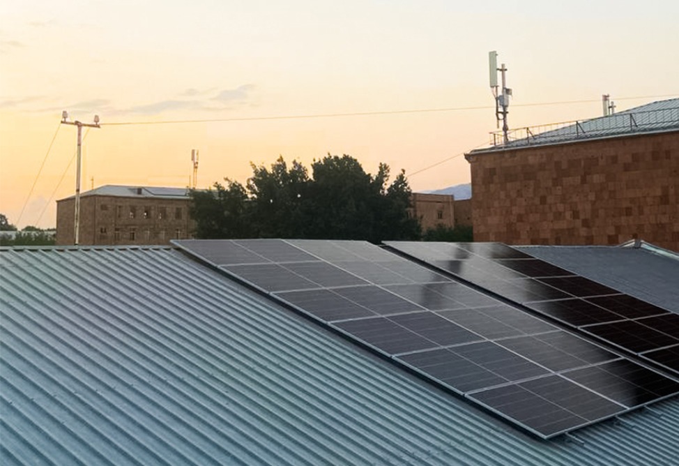 Ucom и SunChild установили солнечную электростанцию в культурном центре Ехегнадзора