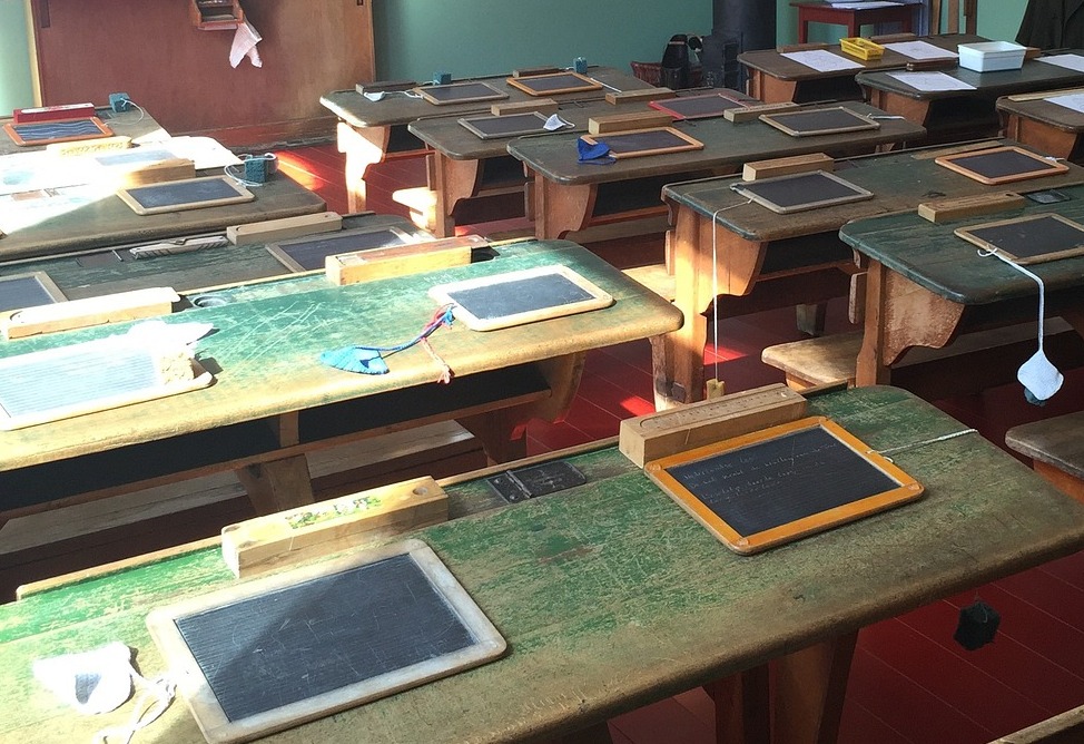 Երևանի քաղաքապետ Տիգրան Ավինյանն առաջարկում է սահմանափակել բջջային հեռախոսների օգտագործումը դպրոցներում