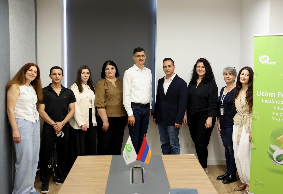 Ucom Fellowship Participants Meet Ralph Yirikian at Ucom