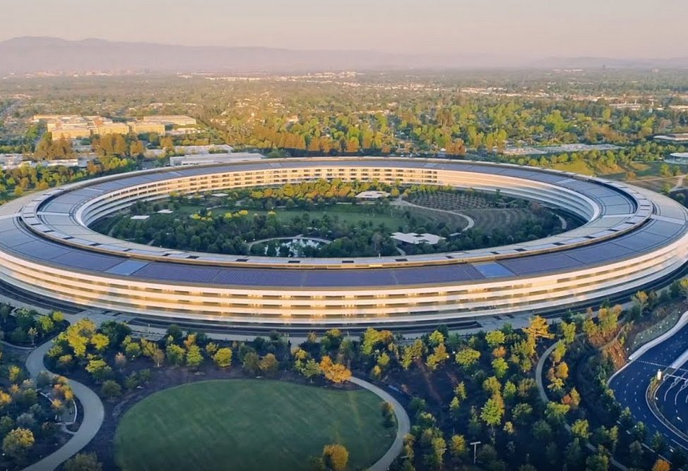 Инвесторы потребовали от Apple не заниматься ерундой и сделать наконец нормальный ИИ
