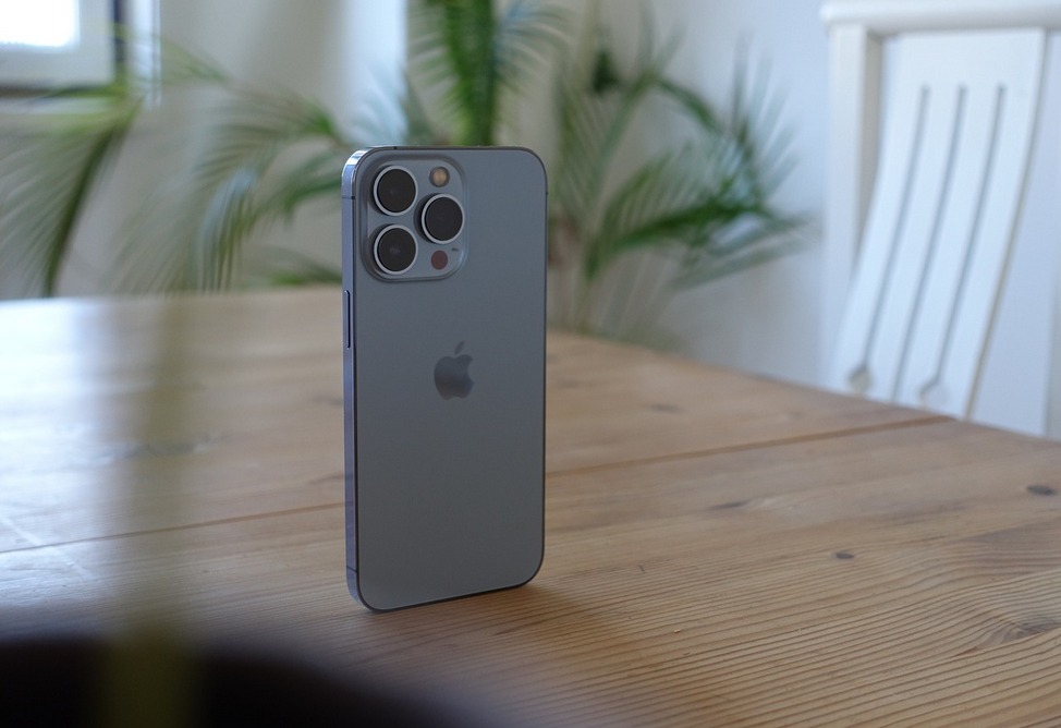 Apple обходит тарифы Трампа: из Индии в США доставлено 600 тонн iPhone по воздуху Apple обходит тарифы Трампа: из Индии в США доставлено 600 тонн iPhone по воздуху