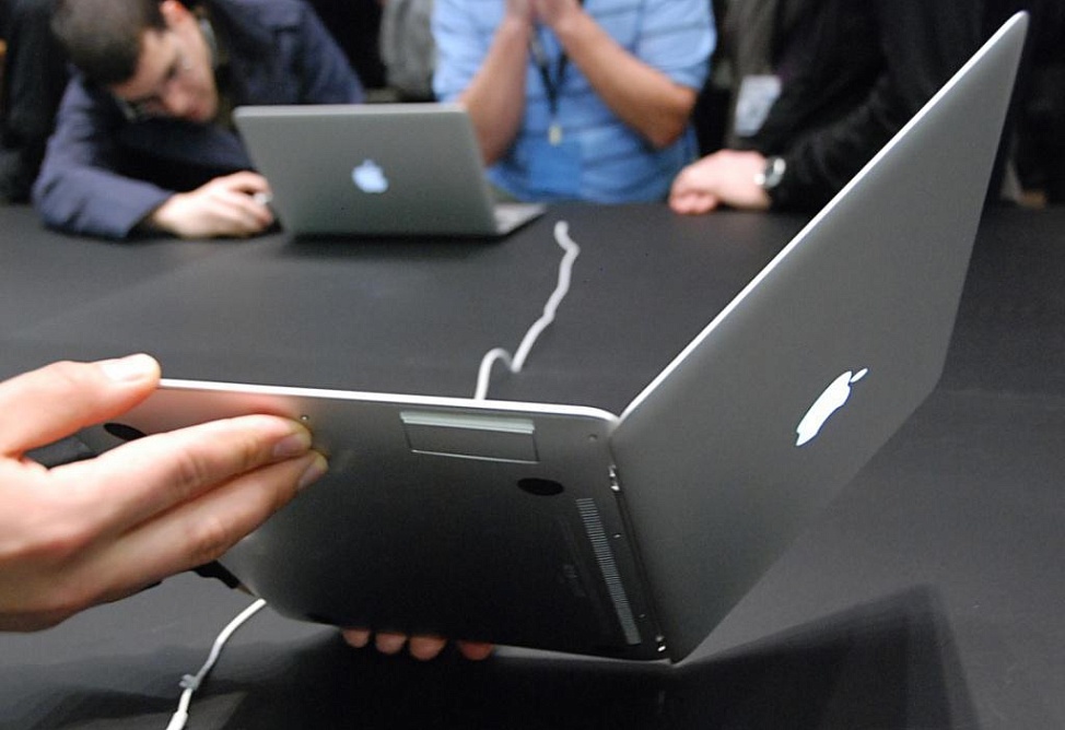 Apple представила 13-дюймовый ноутбук MacBook Pro с экраном сверхвысокого разрешения